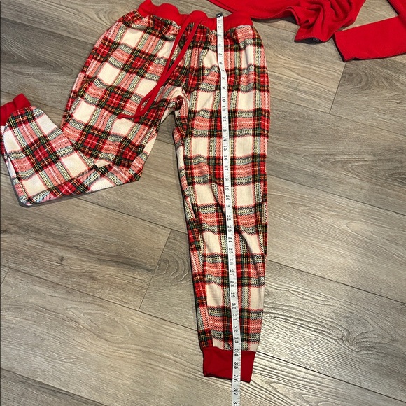 Eddie Bauer Red and Plaid Women’s Pajamas Set Size S - Picture 5 of 5